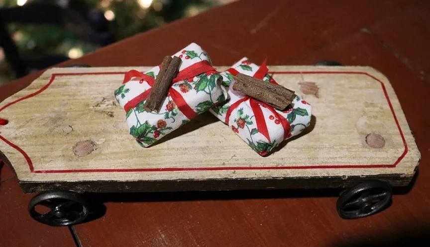 Horse Pull Toy and Paint Decorated Cart Fantastic