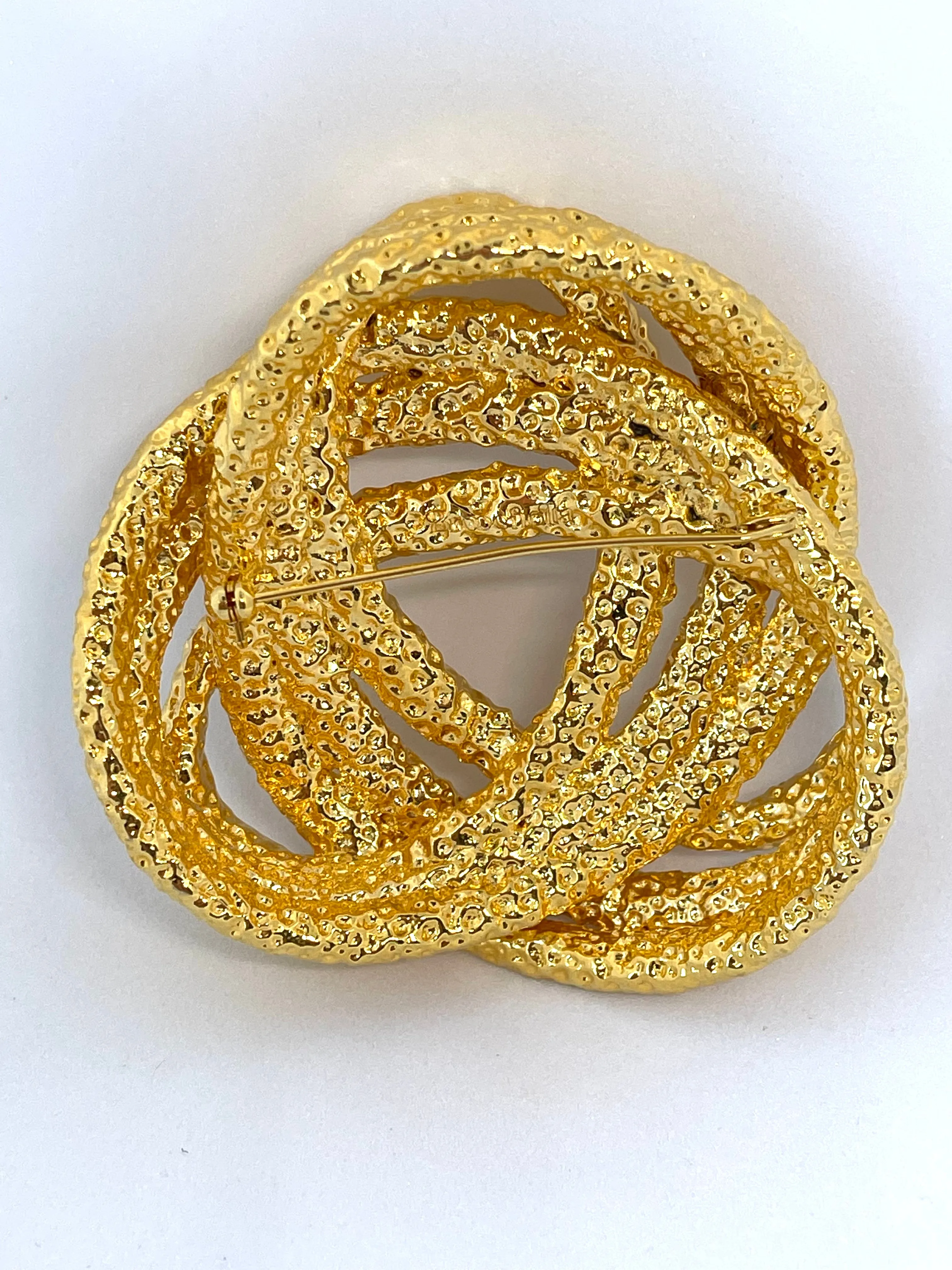 Nodo Brooch