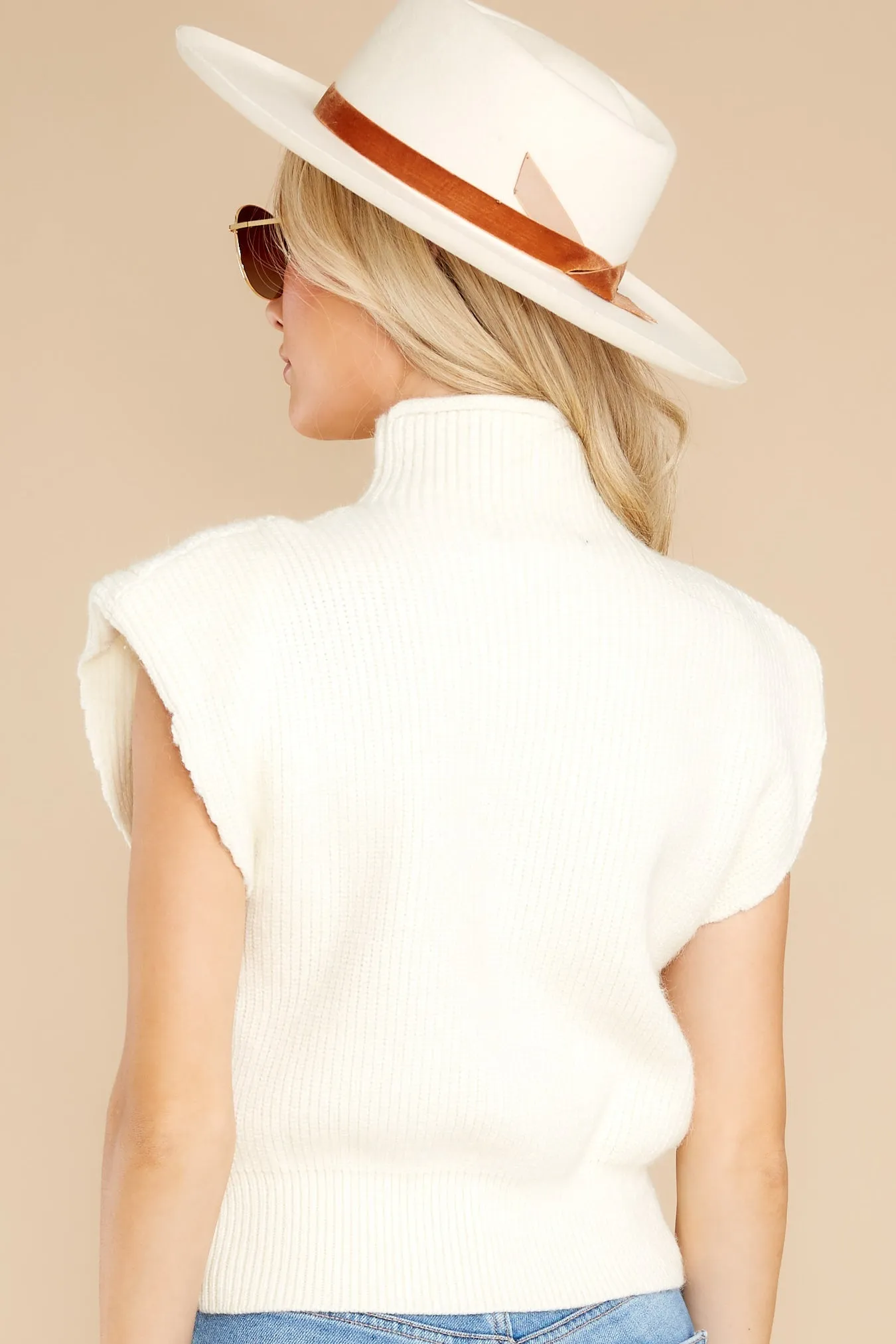 Philo Creamy Sweater