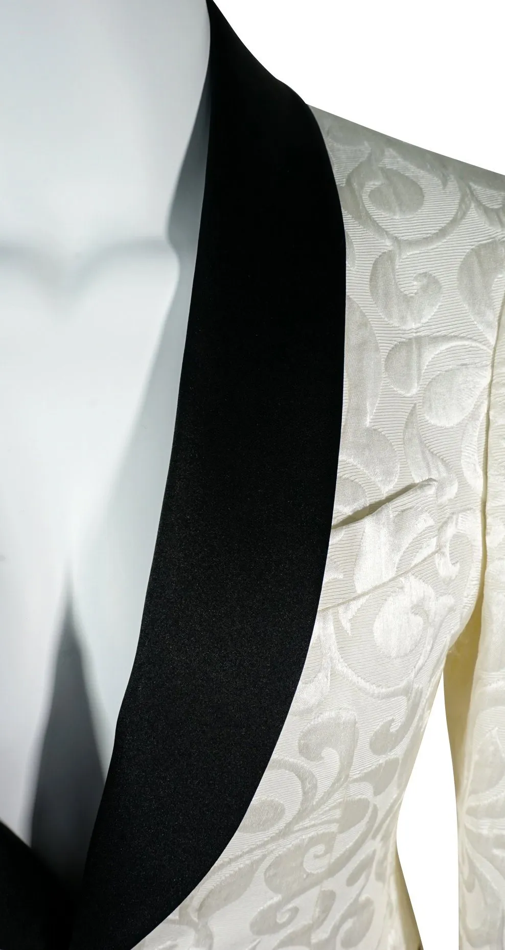 Vanilla & Black Paisley Dinner Jacket